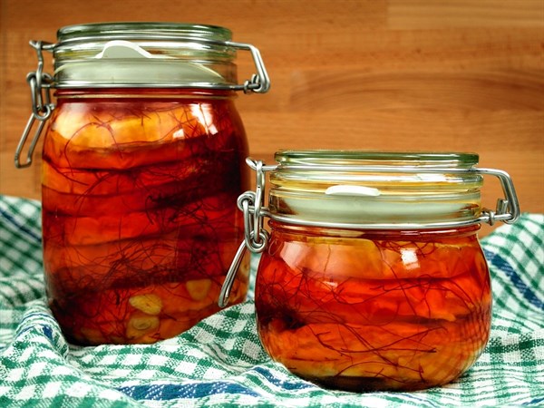 Nakládaný hermelín s chilli nitěmi