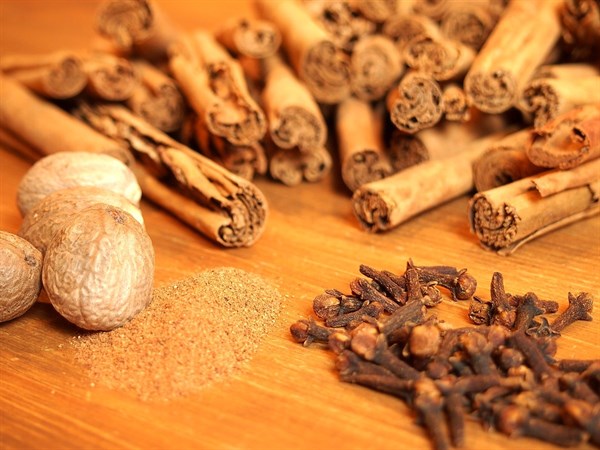 Skořicový domácí likér