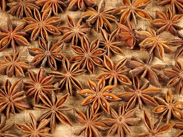 Výběrové celé hvězdičky badyánu