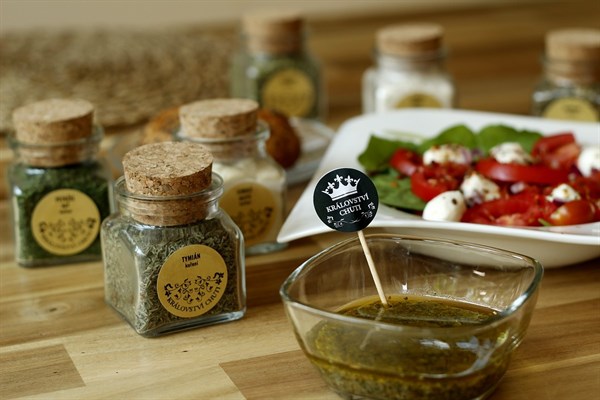 Italská zálivka na zeleninový salát