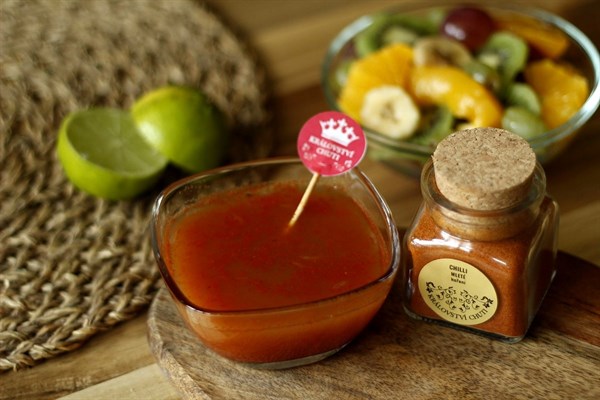 Medová pikantní zálivka na ovocný salát