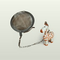 Příslušenství: Sítko na čaj se žirafou